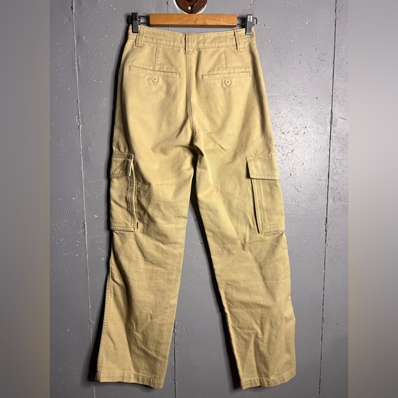 ARITZIA Tna Cargo Khaki Pants in size 0 - Picture 3 of 9